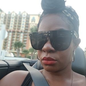 Meet your Posher, Raina